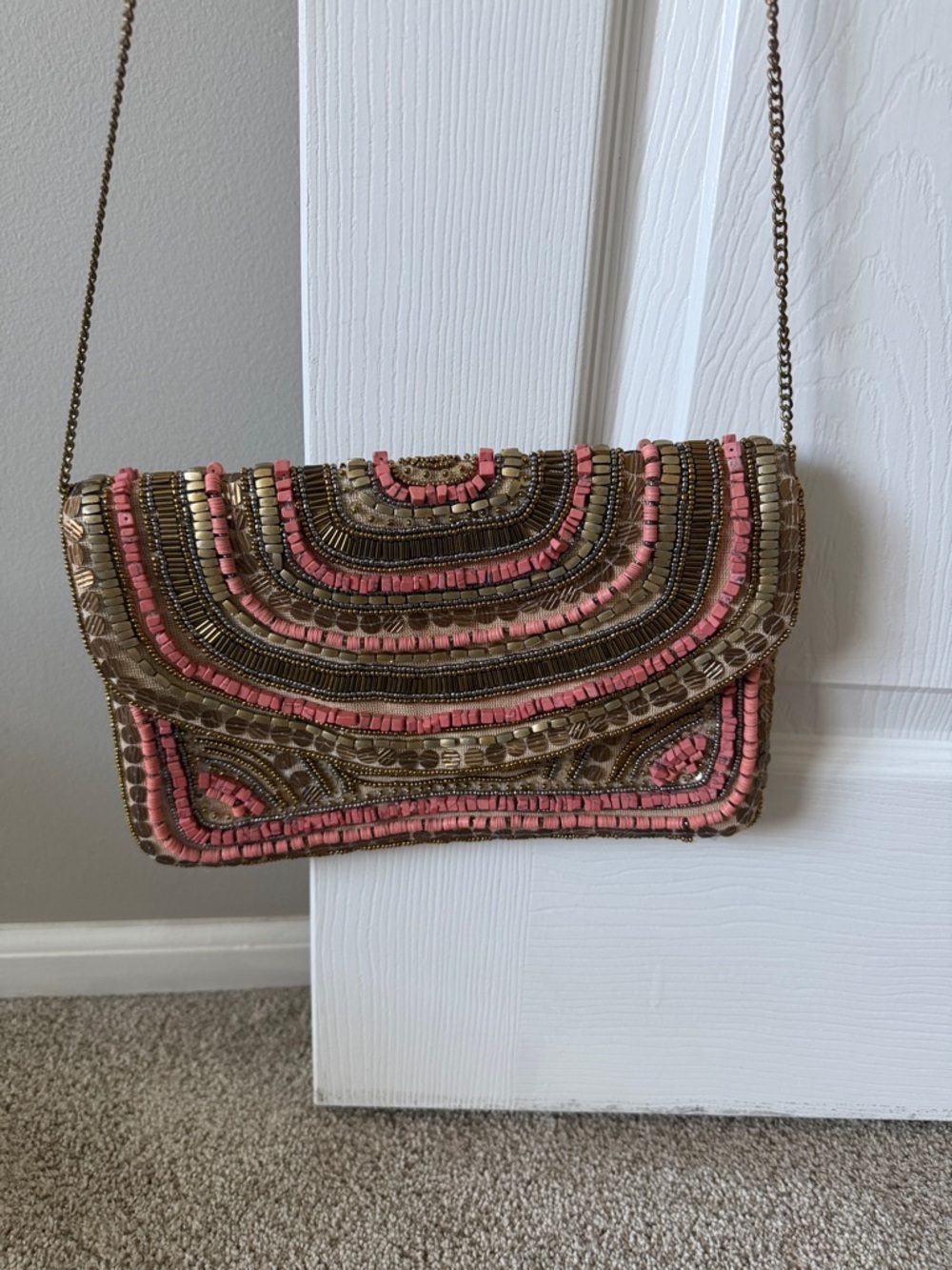 Antik Kraft Pink and Olive Beaded Chain-Clutch